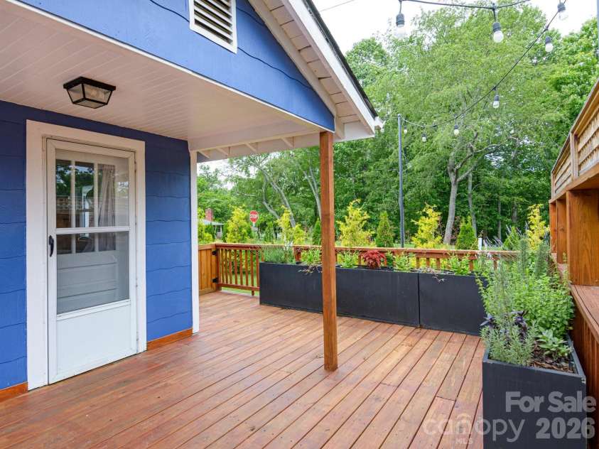 48 Hickory Tree Road, Asheville, NC 28805.  MLS# CAR4389136, YatesRealty ID 27927. 