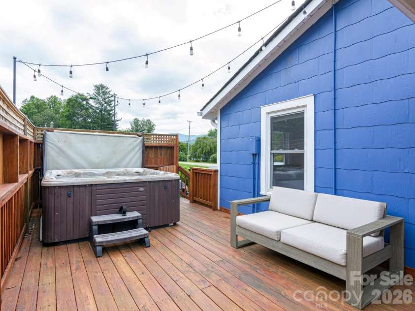 48 Hickory Tree Road, Asheville, NC 28805.  MLS# CAR4389136, YatesRealty ID 27927. 