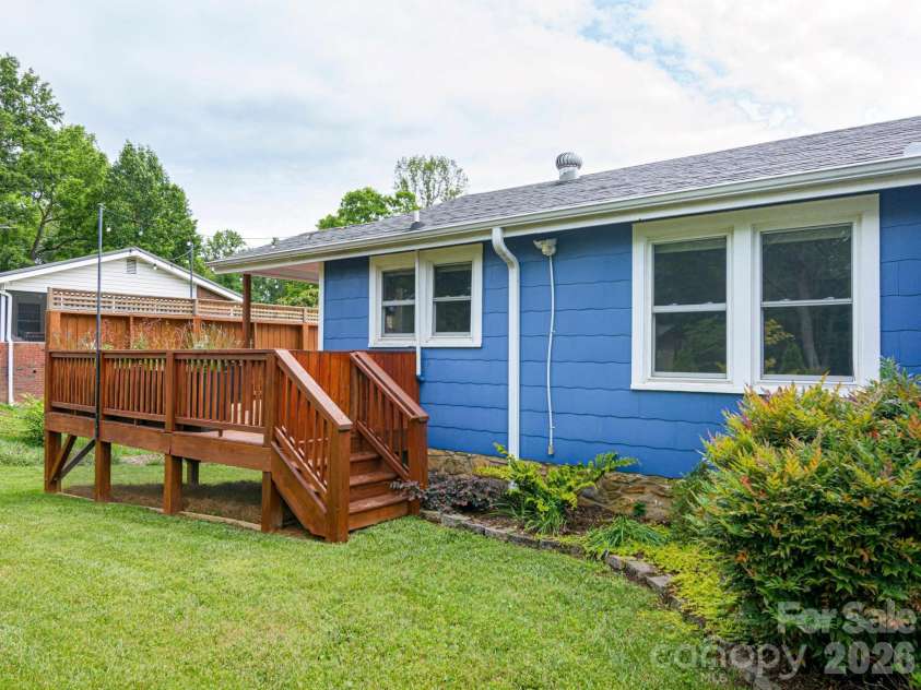 48 Hickory Tree Road, Asheville, NC 28805.  MLS# CAR4389136, YatesRealty ID 27927. 
