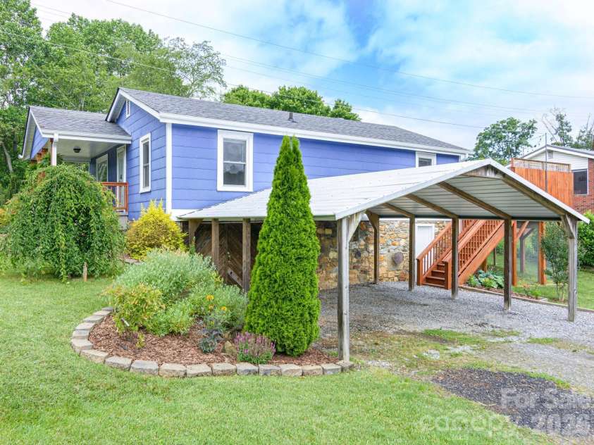 48 Hickory Tree Road, Asheville, NC 28805.  MLS# CAR4389136, YatesRealty ID 27927. 