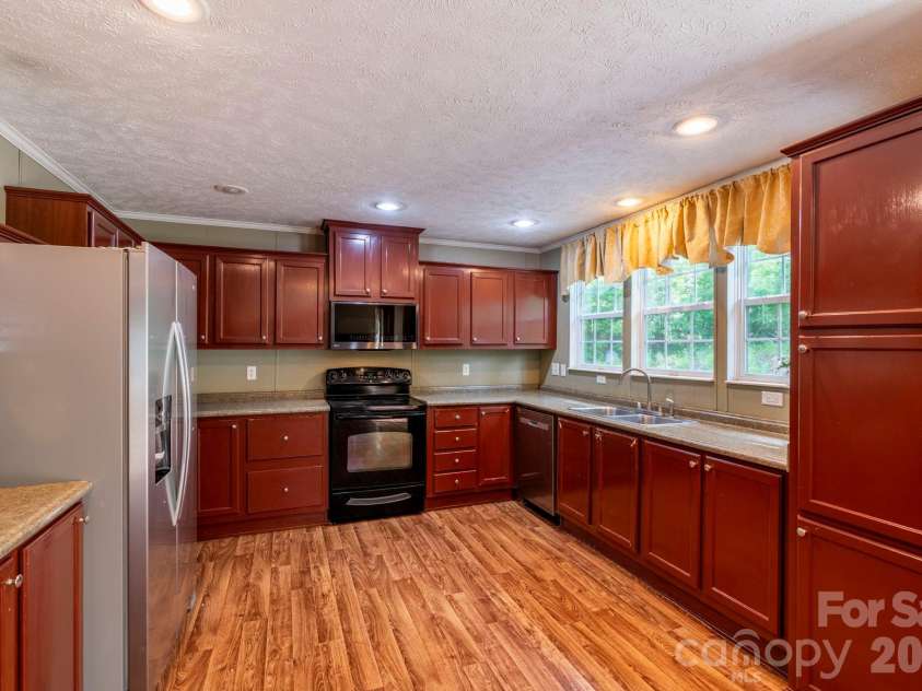 351 Mag Sluder Road, Alexander, NC 28701.  MLS# CAR4385877, YatesRealty ID 27928. Large Kitchen