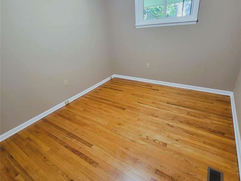 25 Browndale Road, Asheville, NC 28805.  MLS# CAR4384215, YatesRealty ID 27929. Second Bedroom Unit 27