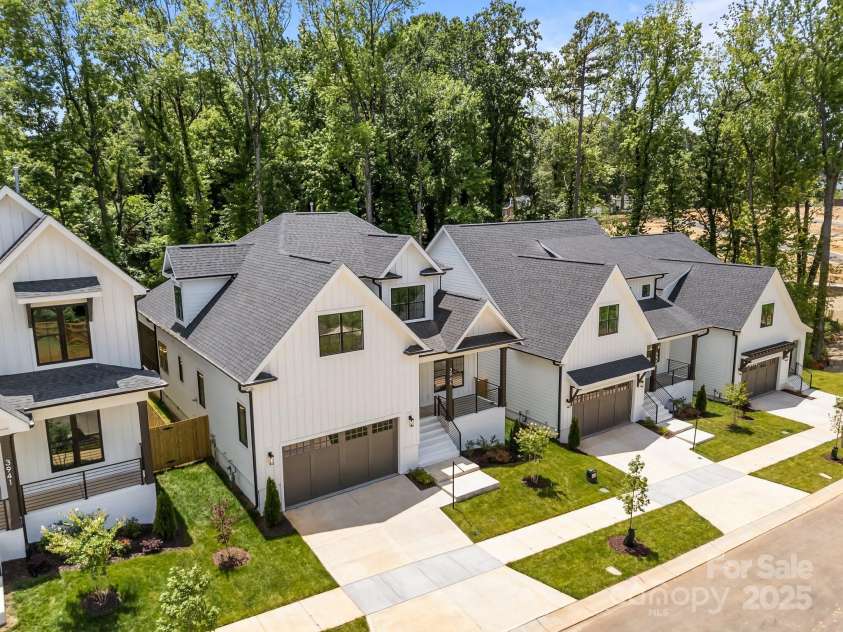 3945 Plainview Road, Charlotte, NC 28208.  MLS# CAR4273445, YatesRealty ID 27929. 