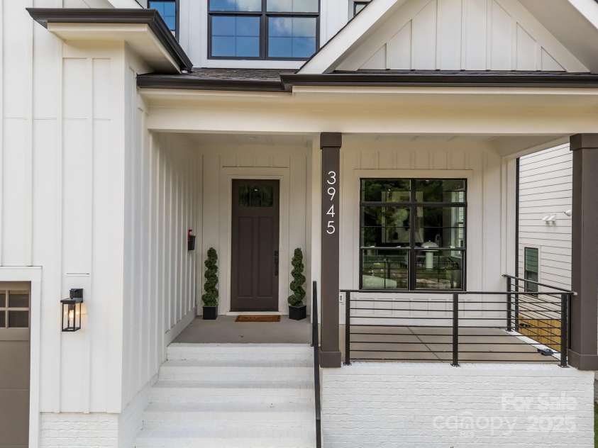 3945 Plainview Road, Charlotte, NC 28208.  MLS# CAR4273445, YatesRealty ID 27929. 