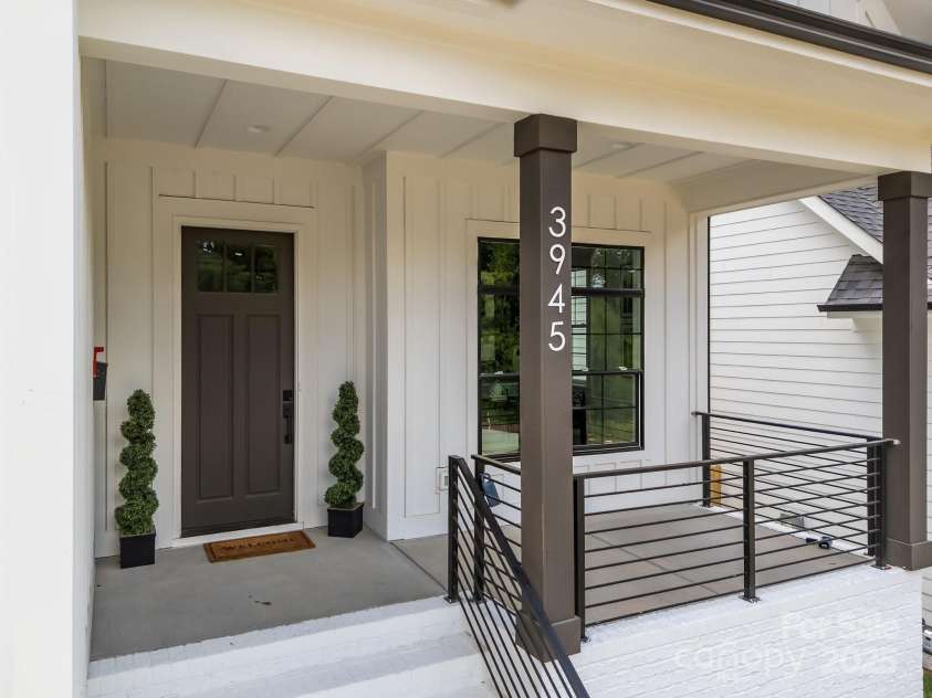 3945 Plainview Road, Charlotte, NC 28208.  MLS# CAR4273445, YatesRealty ID 27929. 