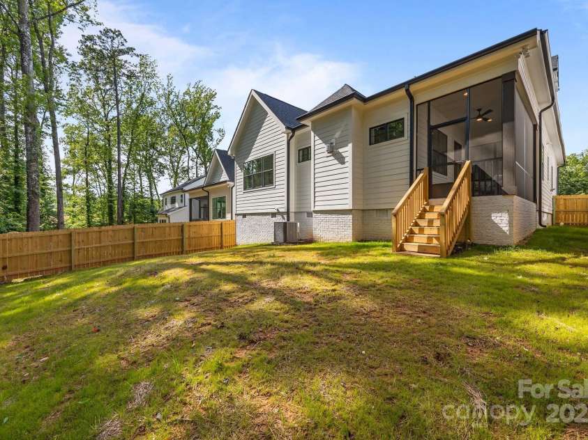 3945 Plainview Road, Charlotte, NC 28208.  MLS# CAR4273445, YatesRealty ID 27929. 