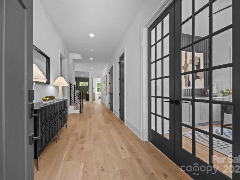 3945 Plainview Road, Charlotte, NC 28208.  MLS# CAR4273445, YatesRealty ID 27929. 