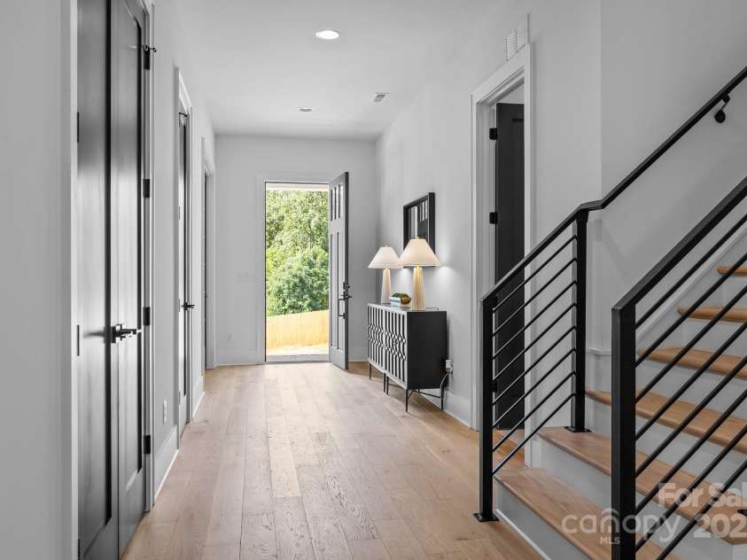 3945 Plainview Road, Charlotte, NC 28208.  MLS# CAR4273445, YatesRealty ID 27929. 