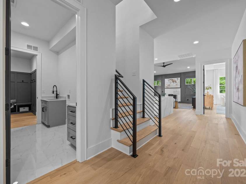 3945 Plainview Road, Charlotte, NC 28208.  MLS# CAR4273445, YatesRealty ID 27929. 