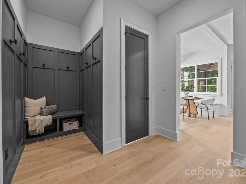 3945 Plainview Road, Charlotte, NC 28208.  MLS# CAR4273445, YatesRealty ID 27929. 