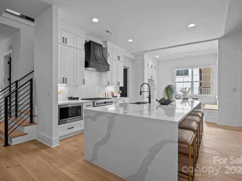 3945 Plainview Road, Charlotte, NC 28208.  MLS# CAR4273445, YatesRealty ID 27929. 