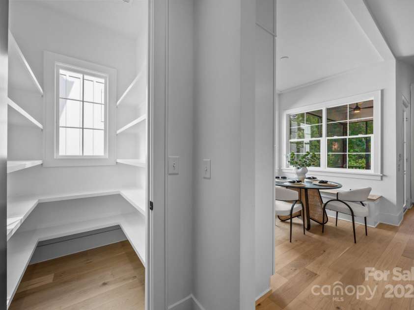 3945 Plainview Road, Charlotte, NC 28208.  MLS# CAR4273445, YatesRealty ID 27929. 