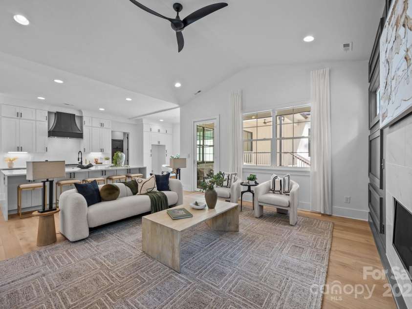 3945 Plainview Road, Charlotte, NC 28208.  MLS# CAR4273445, YatesRealty ID 27929. 