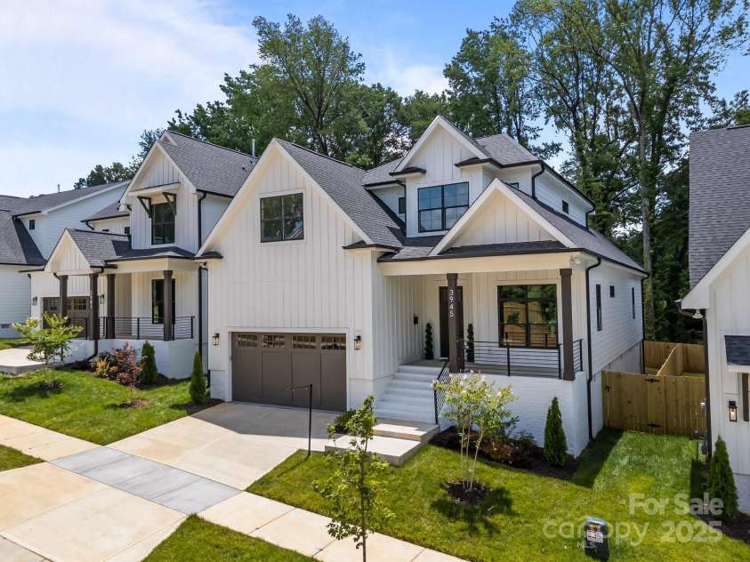 3945 Plainview Road, Charlotte, NC 28208.  MLS# CAR4273445, YatesRealty ID 27929. 