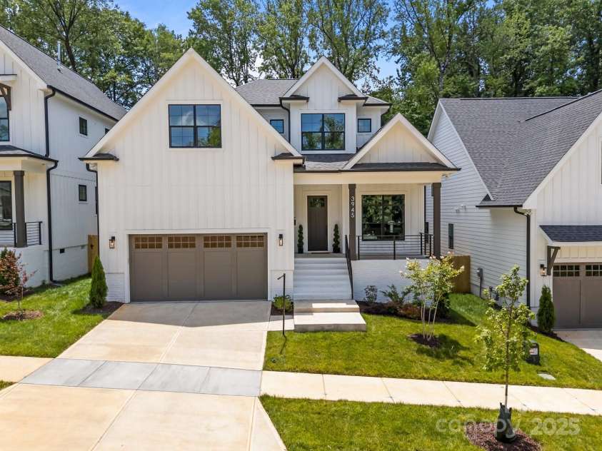 3945 Plainview Road, Charlotte, NC 28208.  MLS# CAR4273445, YatesRealty ID 27929. 