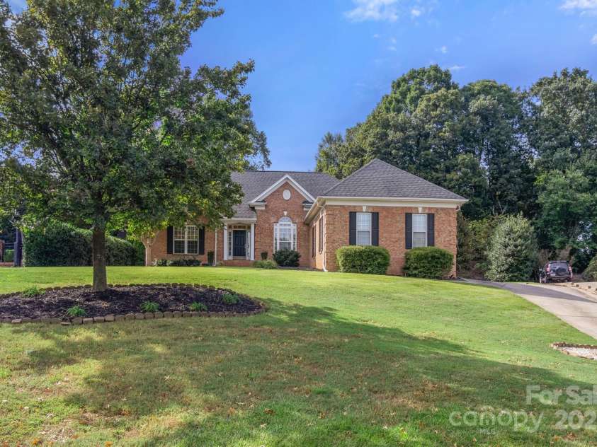191 Melbourne Drive, Fort Mill, SC 29708.  MLS# CAR4177709, YatesRealty ID 2793. 