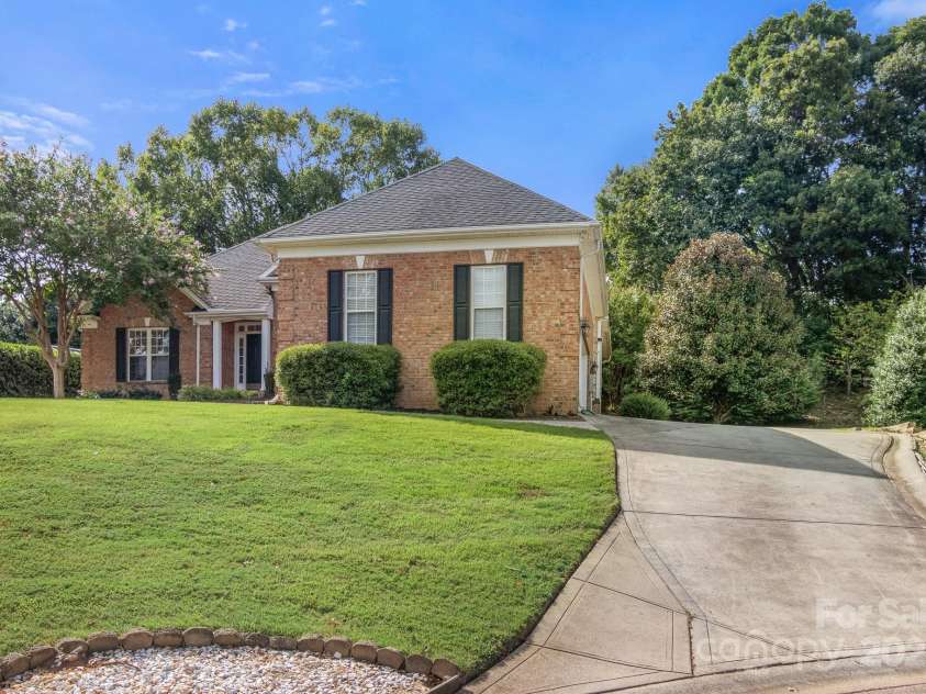 191 Melbourne Drive, Fort Mill, SC 29708.  MLS# CAR4177709, YatesRealty ID 2793. 