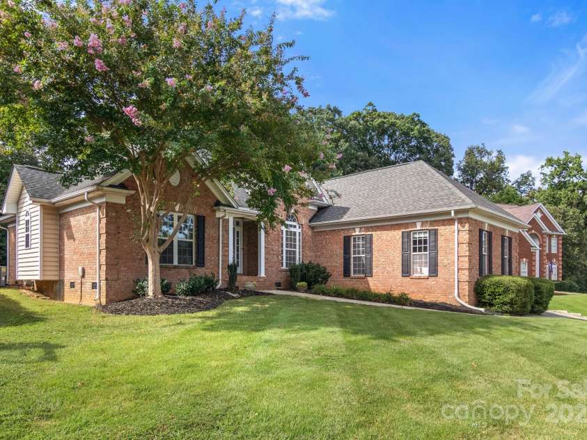 191 Melbourne Drive, Fort Mill, SC 29708.  MLS# CAR4177709, YatesRealty ID 2793. 
