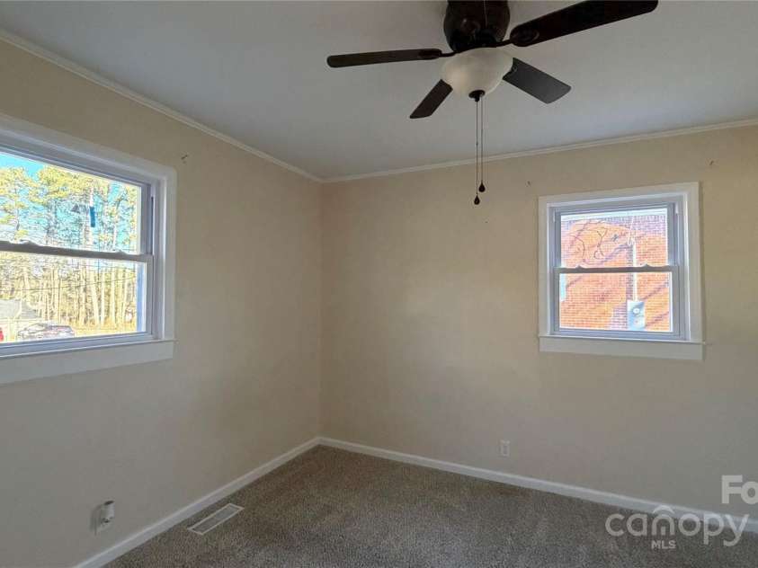 513 Holly Street, Dallas, NC 28034.  MLS# CAR4328130, YatesRealty ID 2793. 