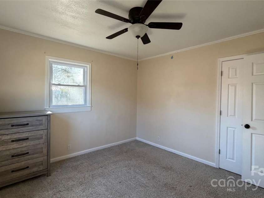 513 Holly Street, Dallas, NC 28034.  MLS# CAR4328130, YatesRealty ID 2793. 