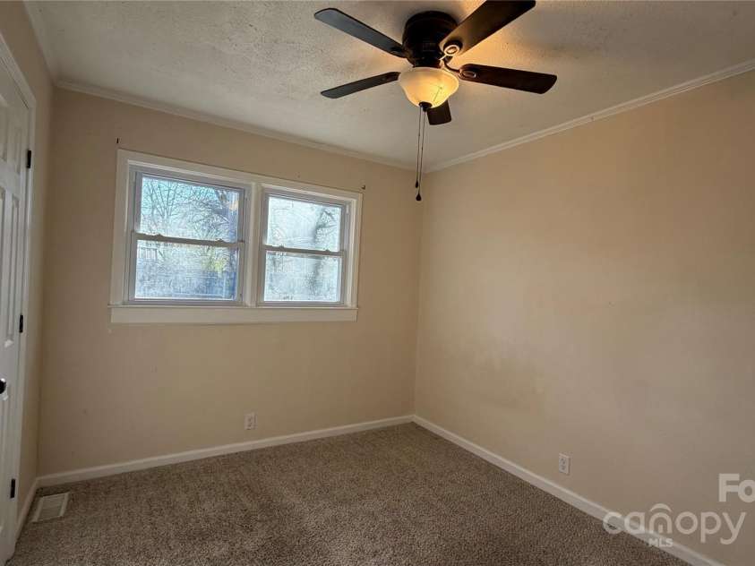 513 Holly Street, Dallas, NC 28034.  MLS# CAR4328130, YatesRealty ID 2793. 