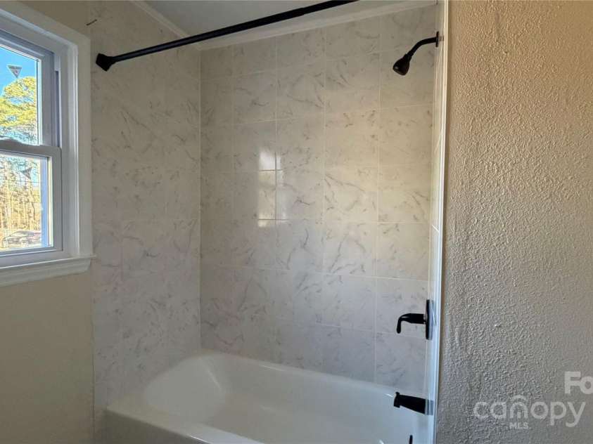 513 Holly Street, Dallas, NC 28034.  MLS# CAR4328130, YatesRealty ID 2793. 