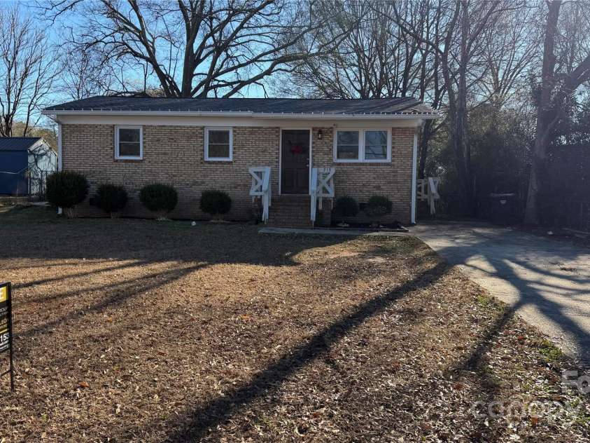 513 Holly Street, Dallas, NC 28034.  MLS# CAR4328130, YatesRealty ID 2793. 