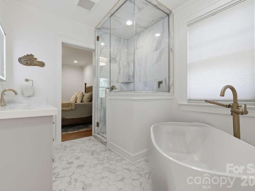 41 Chiles Avenue, Asheville, NC 28803.  MLS# CAR4374046, YatesRealty ID 27930. Enjoy the steam shower