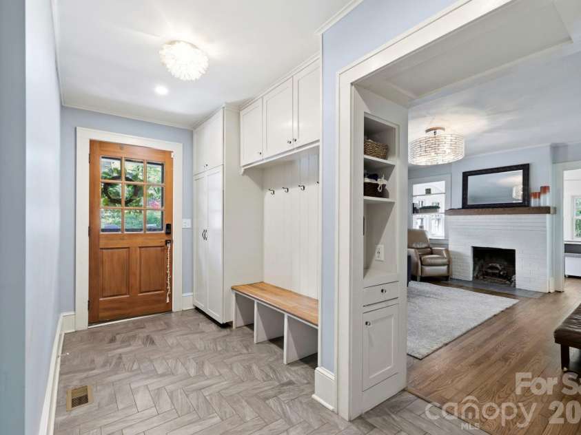41 Chiles Avenue, Asheville, NC 28803.  MLS# CAR4374046, YatesRealty ID 27930. Welcome Home