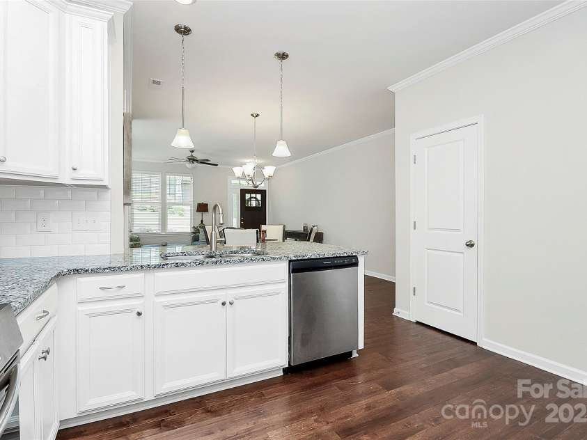 109 Mac Alley, Cramerton, NC 28032.  MLS# CAR4264028, YatesRealty ID 27932. 