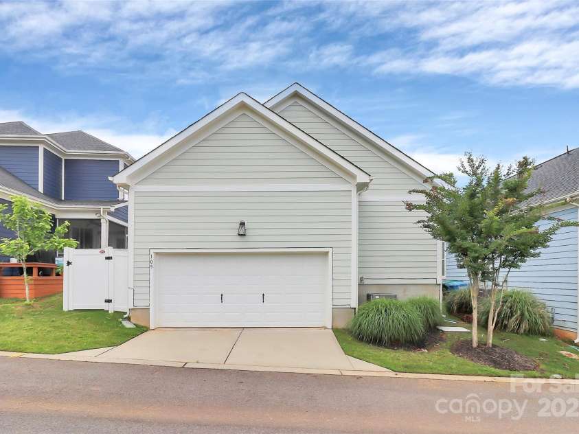 109 Mac Alley, Cramerton, NC 28032.  MLS# CAR4264028, YatesRealty ID 27932. 