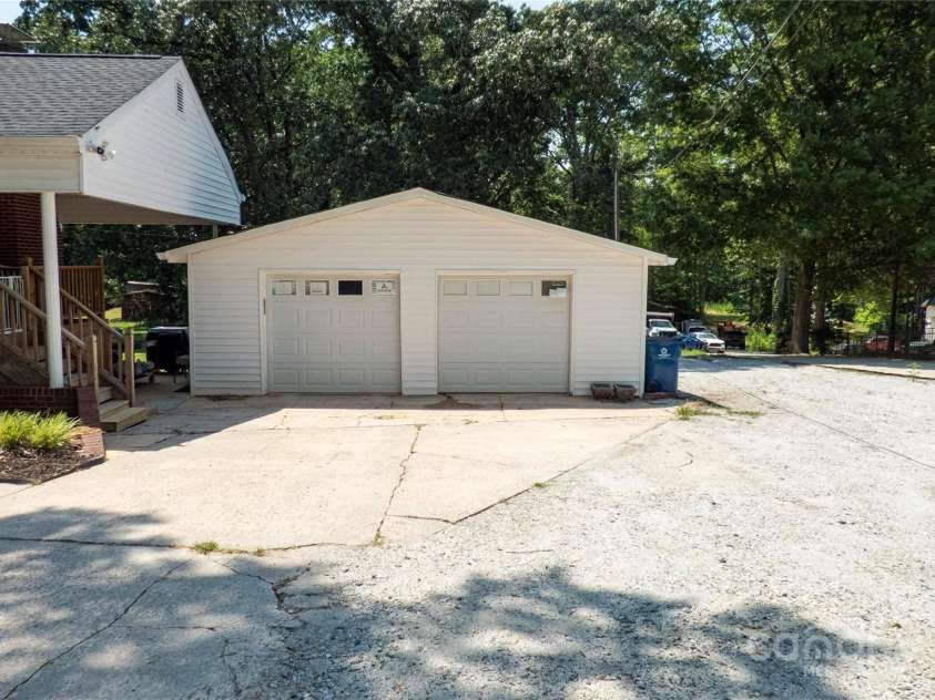 1327 Mount Ulla Highway, Mooresville, NC 28115.  MLS# CAR4268651, YatesRealty ID 27933. 