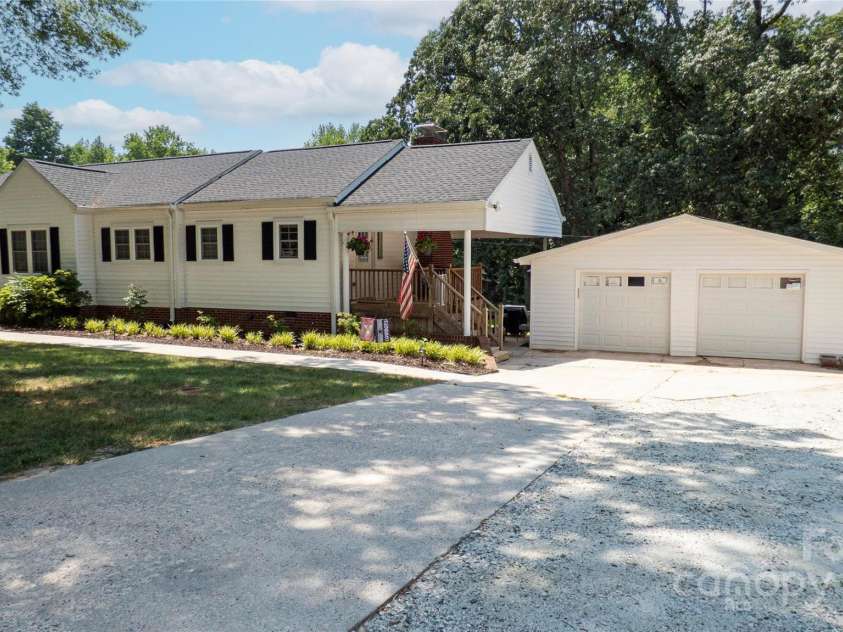 1327 Mount Ulla Highway, Mooresville, NC 28115.  MLS# CAR4268651, YatesRealty ID 27933. 