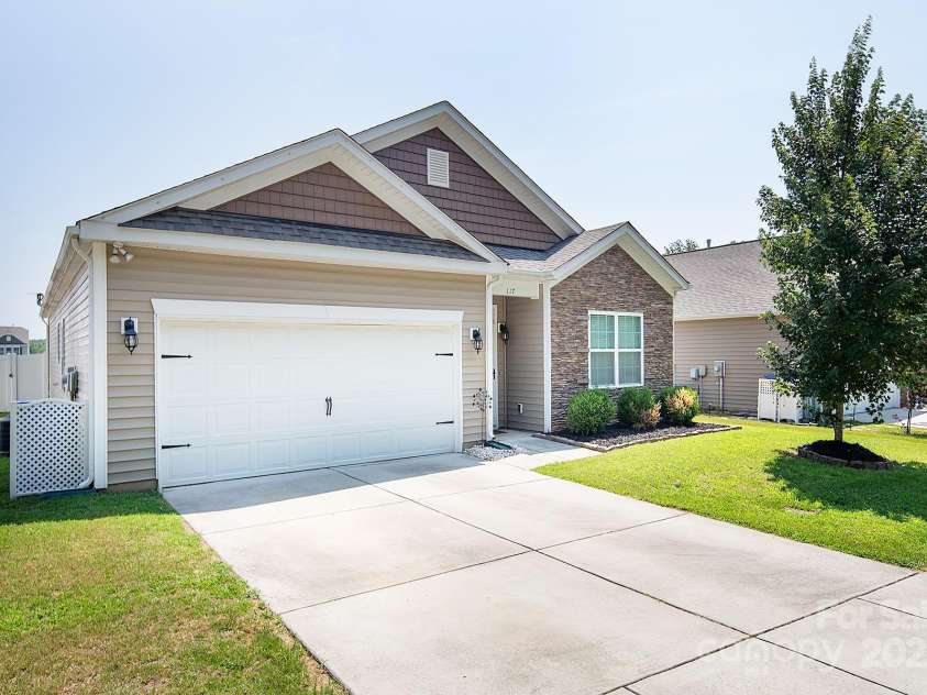 117 Rush Street, Mooresville, NC 28115.  MLS# CAR4280130, YatesRealty ID 27935. 