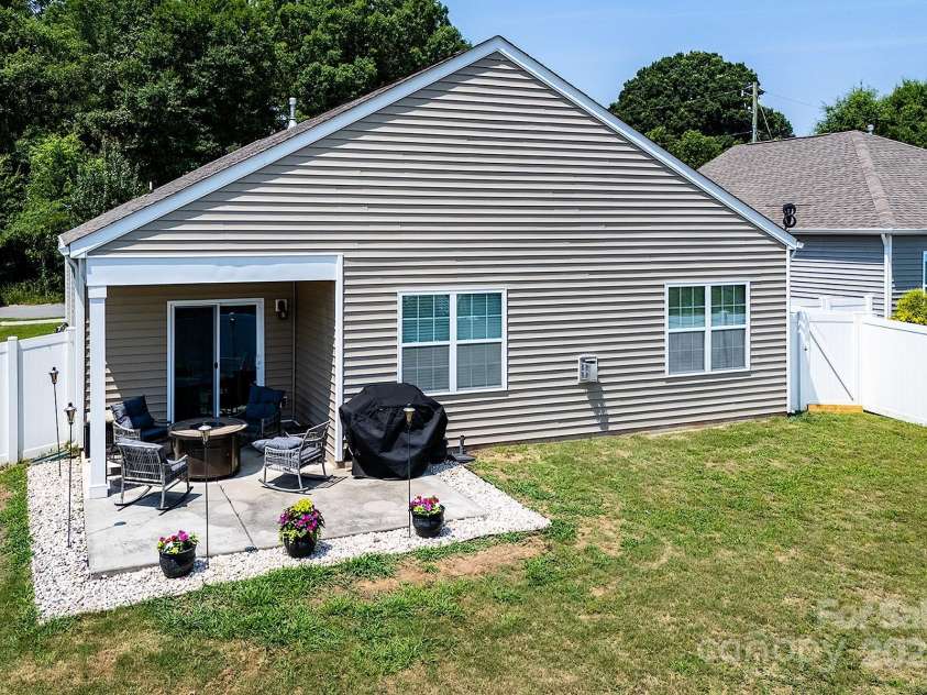117 Rush Street, Mooresville, NC 28115.  MLS# CAR4280130, YatesRealty ID 27935. 