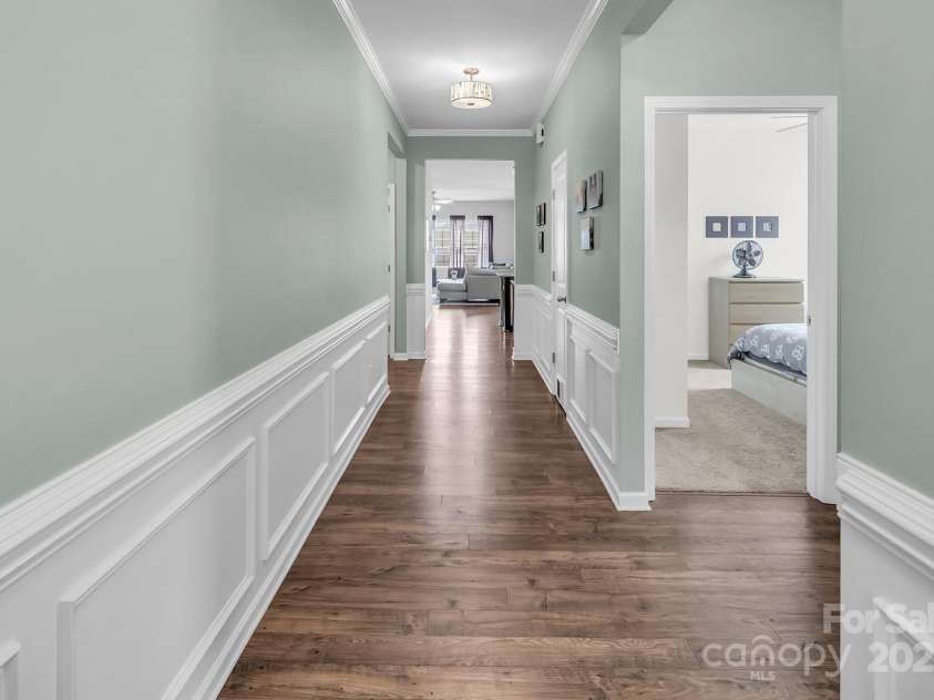 117 Rush Street, Mooresville, NC 28115.  MLS# CAR4280130, YatesRealty ID 27935. Front entry hallway