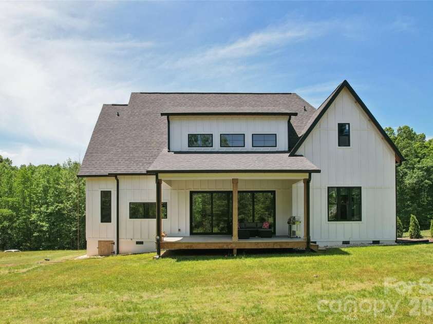 3078 Mountain Creek Drive, Sherrills Ford, NC 28673.  MLS# CAR4381698, YatesRealty ID 27935. Rear Elevation