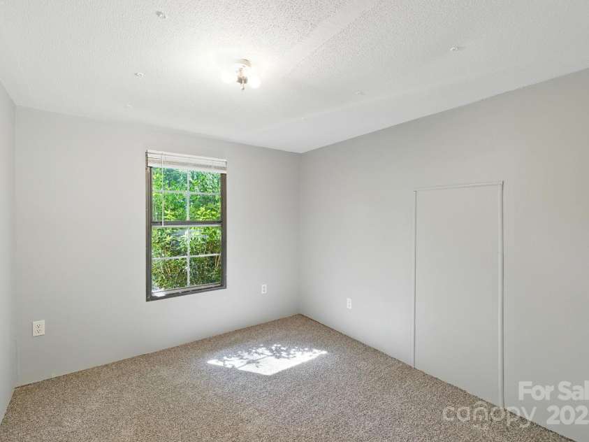 3333 Old Toxaway Road, Brevard, NC 28712.  MLS# CAR4282711, YatesRealty ID 27936. 