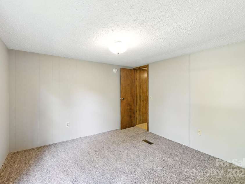 3333 Old Toxaway Road, Brevard, NC 28712.  MLS# CAR4282711, YatesRealty ID 27936. 