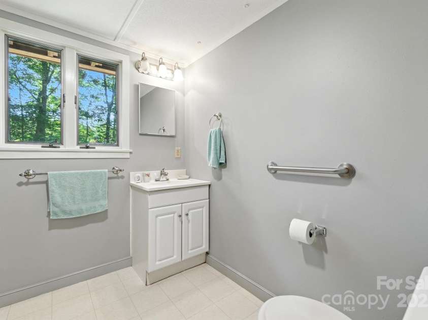 3333 Old Toxaway Road, Brevard, NC 28712.  MLS# CAR4282711, YatesRealty ID 27936. 