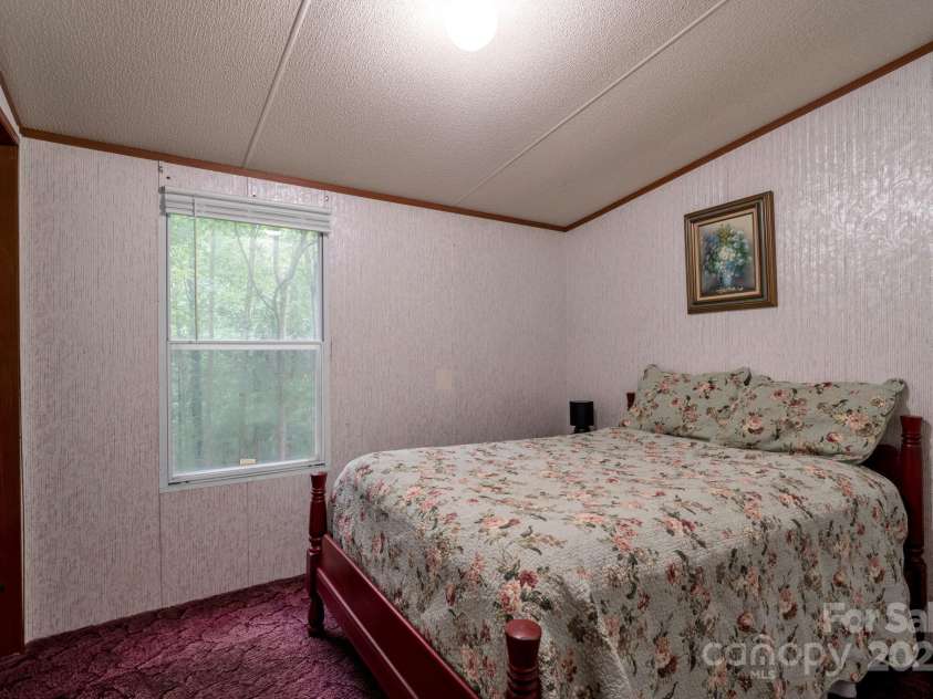 109 Mockingbird Circle, Asheville, NC 28806.  MLS# CAR4282475, YatesRealty ID 27937. 