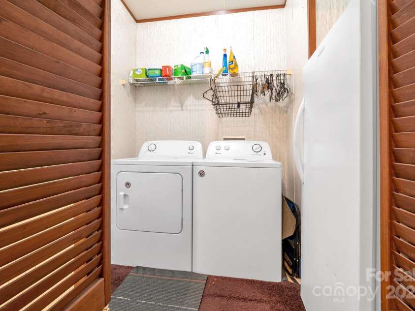 109 Mockingbird Circle, Asheville, NC 28806.  MLS# CAR4282475, YatesRealty ID 27937. 