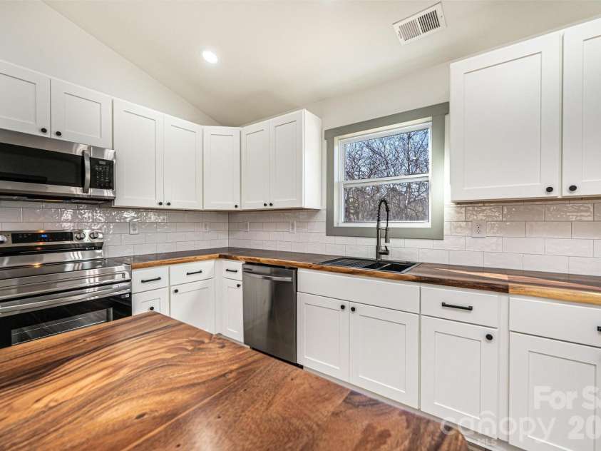 2914 Ivory Place, Granite Falls, NC 28630.  MLS# CAR4379383, YatesRealty ID 27937. Stock Photo