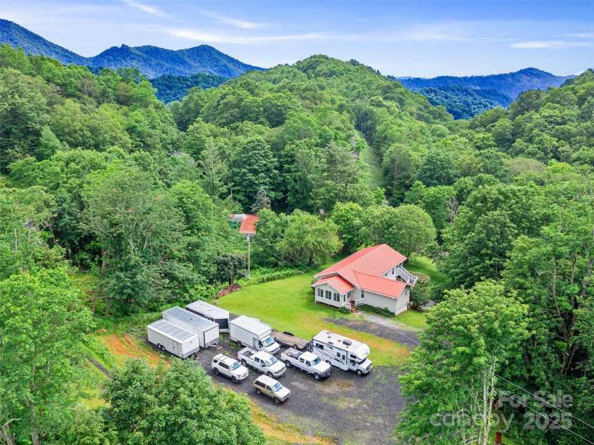 236 Old Roan Mountain Road, Bakersville, NC 28705.  MLS# CAR4276461, YatesRealty ID 27938. 