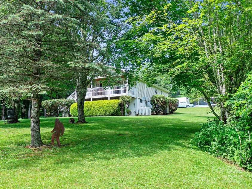 236 Old Roan Mountain Road, Bakersville, NC 28705.  MLS# CAR4276461, YatesRealty ID 27938. 