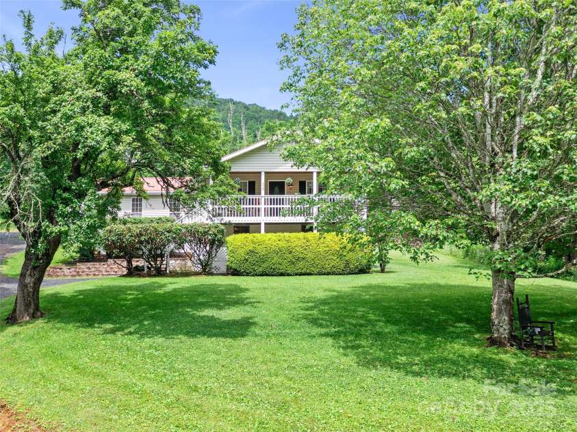 236 Old Roan Mountain Road, Bakersville, NC 28705.  MLS# CAR4276461, YatesRealty ID 27938. 