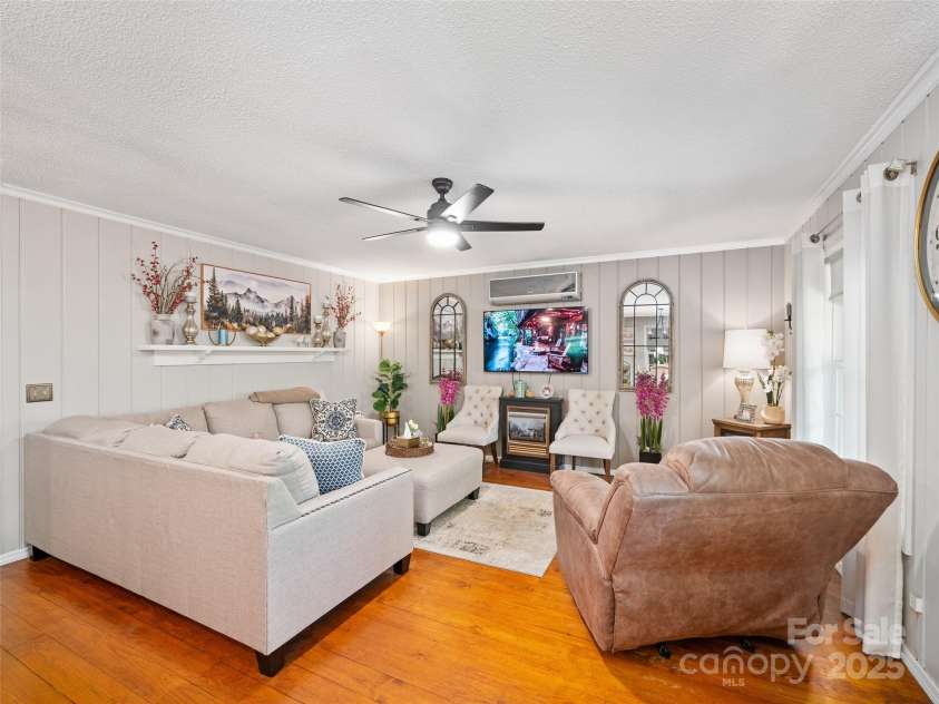 236 Old Roan Mountain Road, Bakersville, NC 28705.  MLS# CAR4276461, YatesRealty ID 27938. 