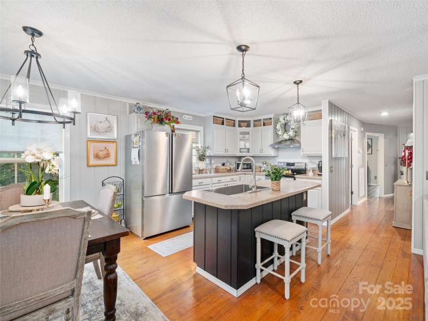 236 Old Roan Mountain Road, Bakersville, NC 28705.  MLS# CAR4276461, YatesRealty ID 27938. 