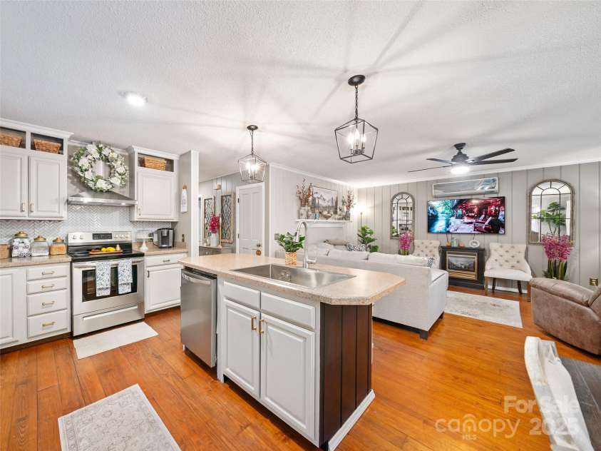 236 Old Roan Mountain Road, Bakersville, NC 28705.  MLS# CAR4276461, YatesRealty ID 27938. 