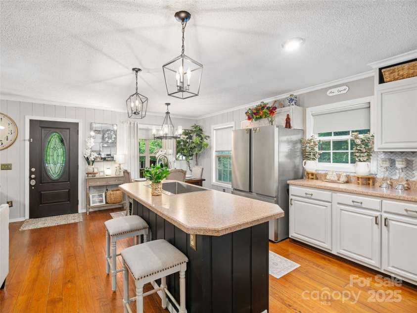 236 Old Roan Mountain Road, Bakersville, NC 28705.  MLS# CAR4276461, YatesRealty ID 27938. 